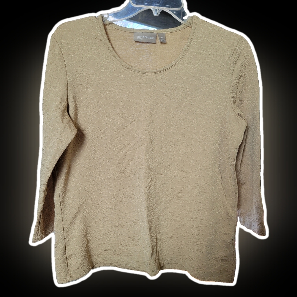 Womens Size M tan scoop neck 3/4 sleeve top textured